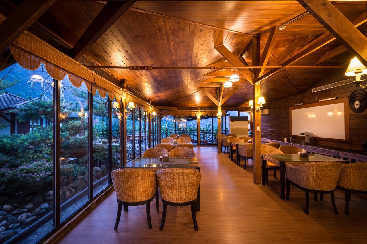 Wulai Sunglyu Hot Spring Resort Exterior photo