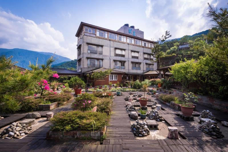 Wulai Sunglyu Hot Spring Resort Exterior photo